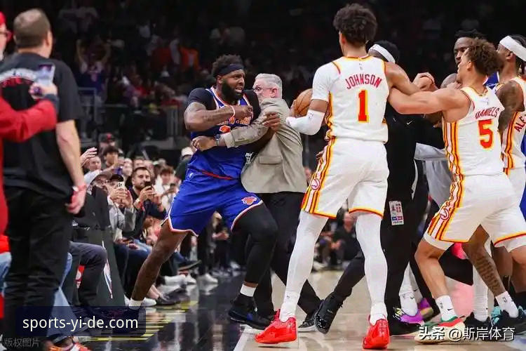 NBA季后赛惨案详解：尼克斯大胜老鹰创纪录，半场领先47分书写历史
